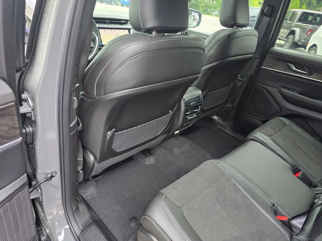 New 2027 Gray Jeep Laredo Altitude image 25