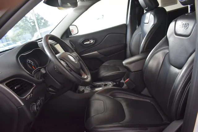 2022 Jeep Cherokee Latitude Lux - Photo 23