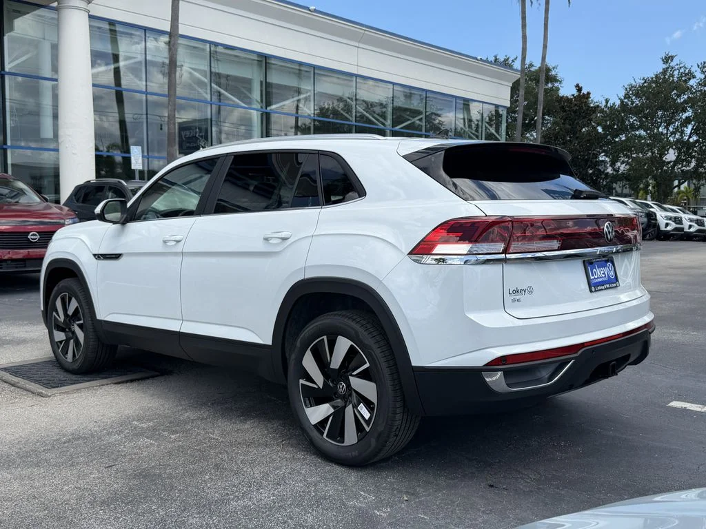 New 2026 White/off-white Volkswagen SE w/Technology image 3