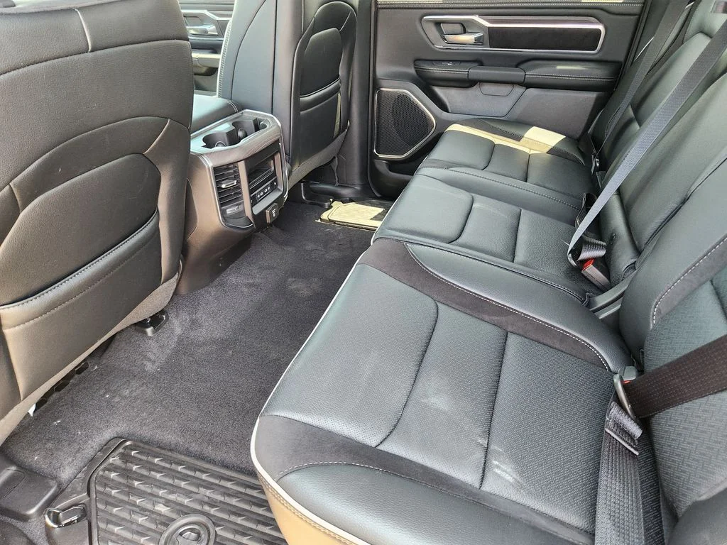New 2026 Diamond Black Crystal Pearl-Coat Exterior Paint RAM Laramie image 21