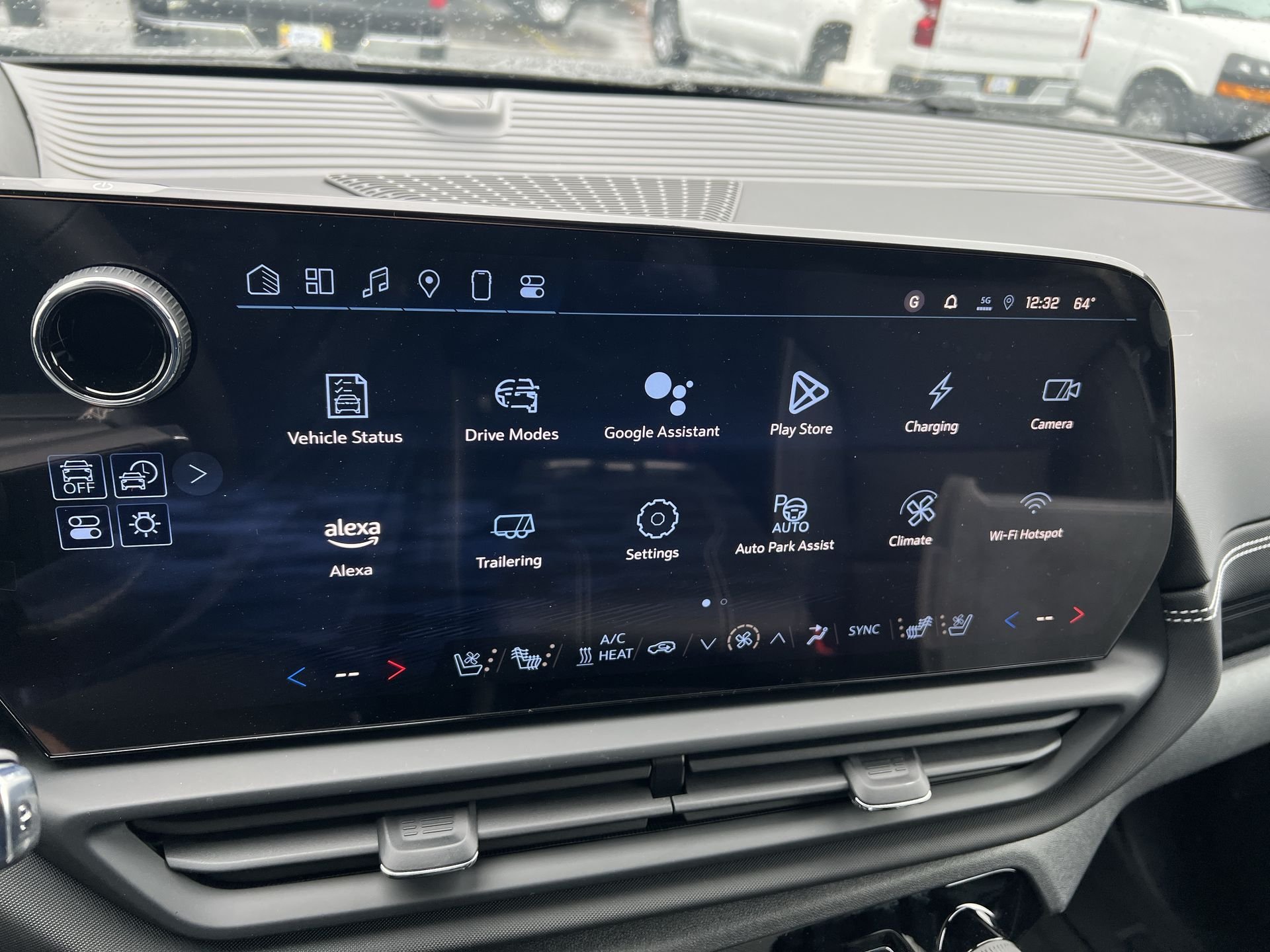 2025 Chevrolet Silverado EV LT - Photo 15