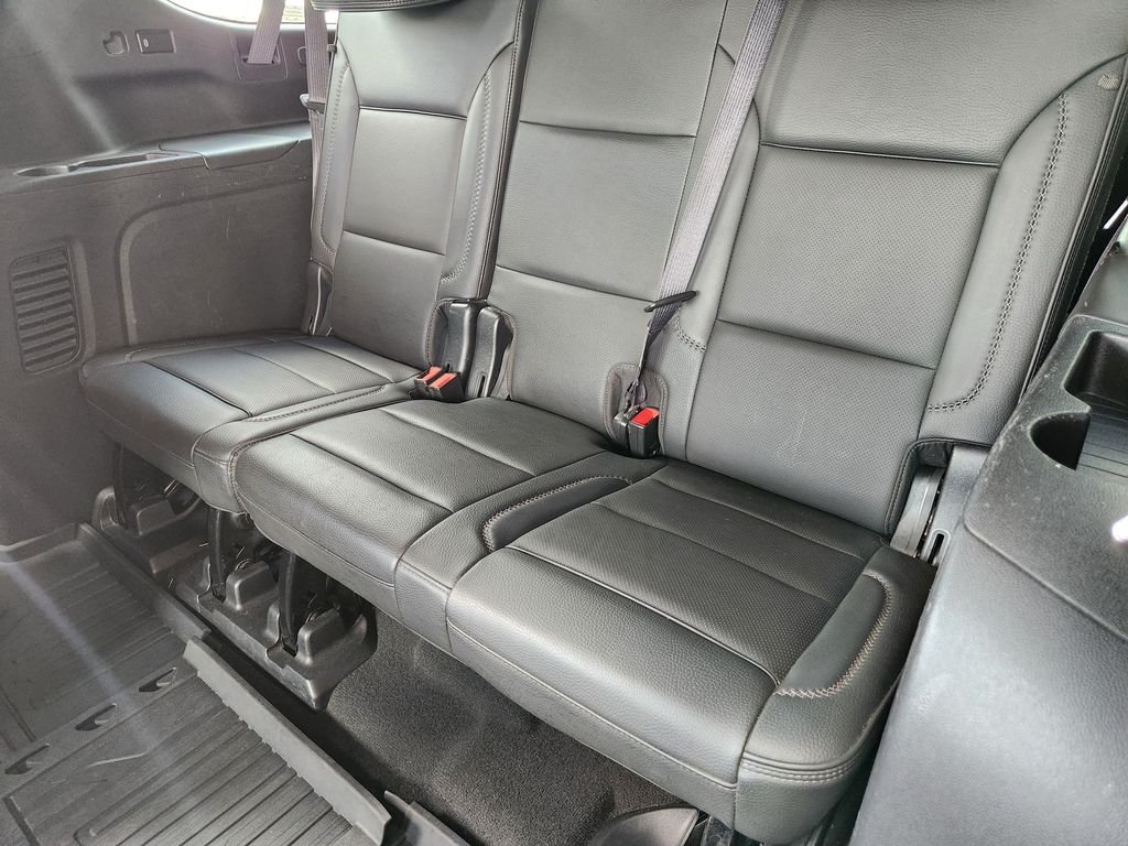 Used 2021 White Frost Tricoat GMC Denali image 32