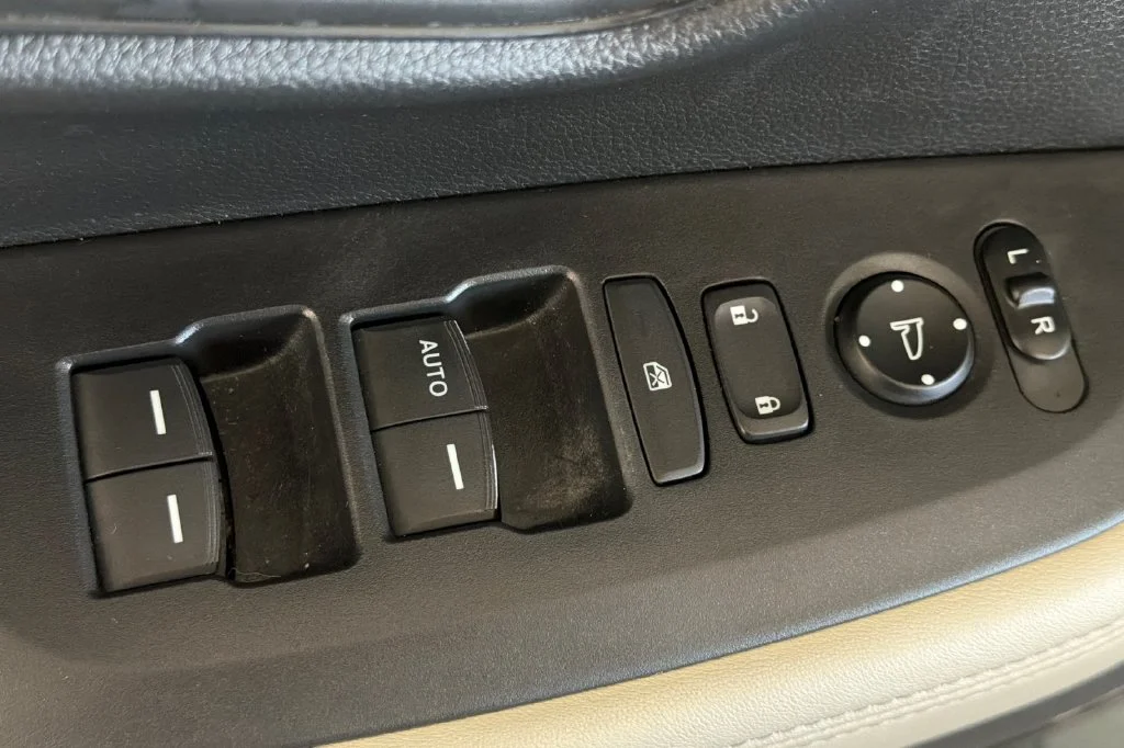 Used 2025  Honda LX image 16