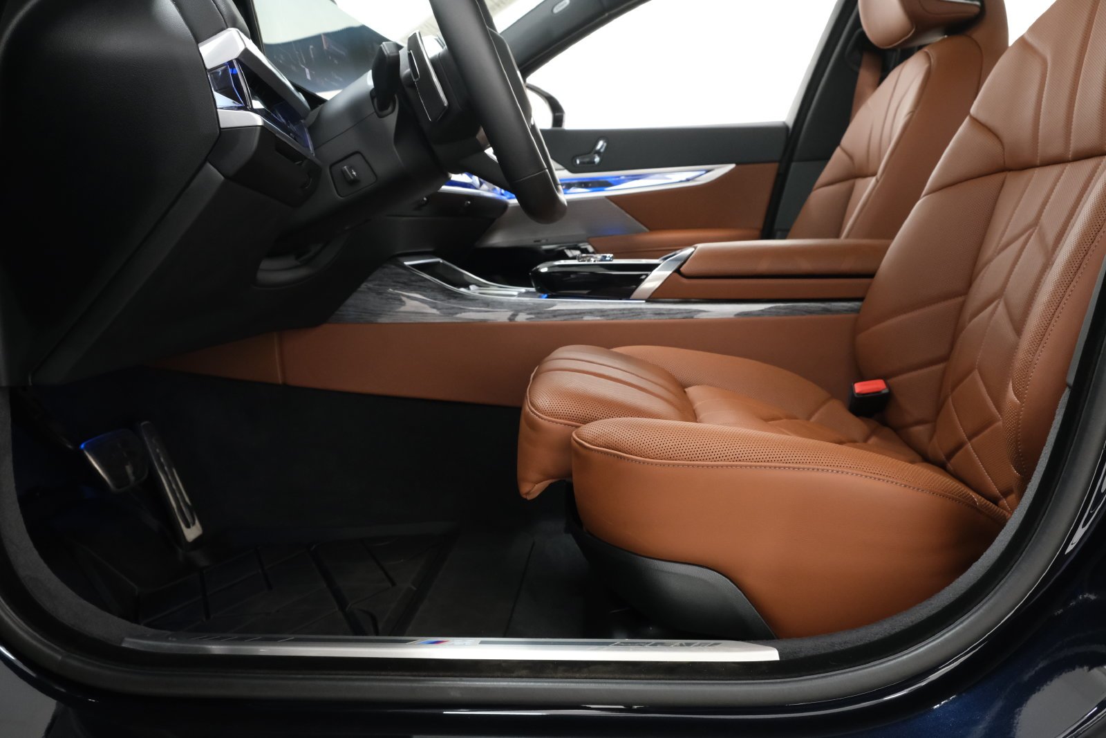 2025 BMW 7 Series 760i - Photo 30