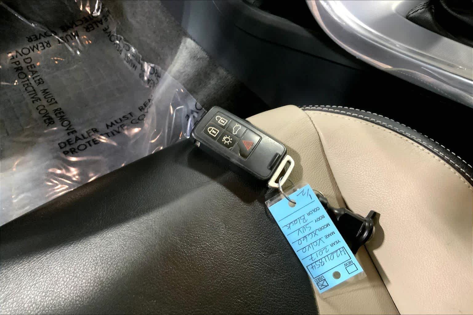 Used 2017 Magic Blue Metallic Volvo Dynamic image 15