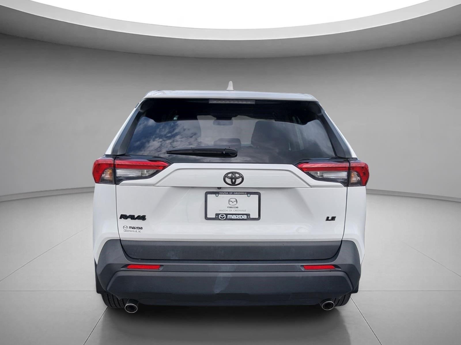 Used 2025 Ice Cap Toyota LE image 4