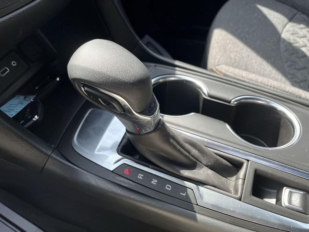 Used 2024 Lakeshore Blue Metallic Chevrolet LT image 19