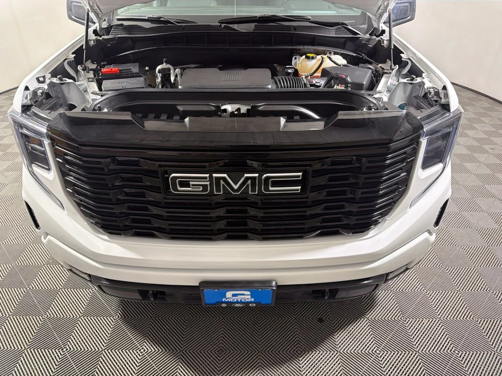 Used 2023 Summit White GMC Elevation image 26