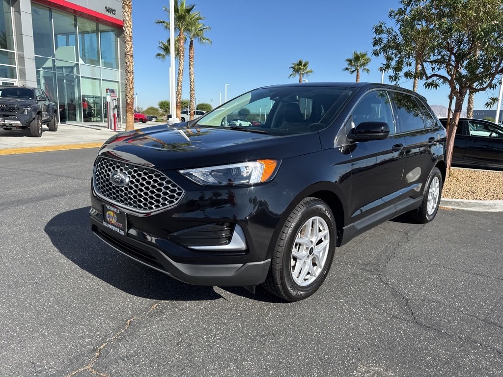 2024 Ford Edge SEL photo 2
