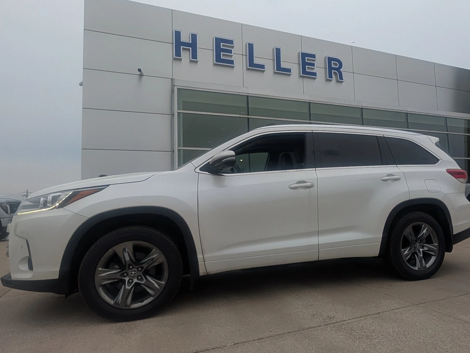 Used 2018 White Toyota Limited image 5