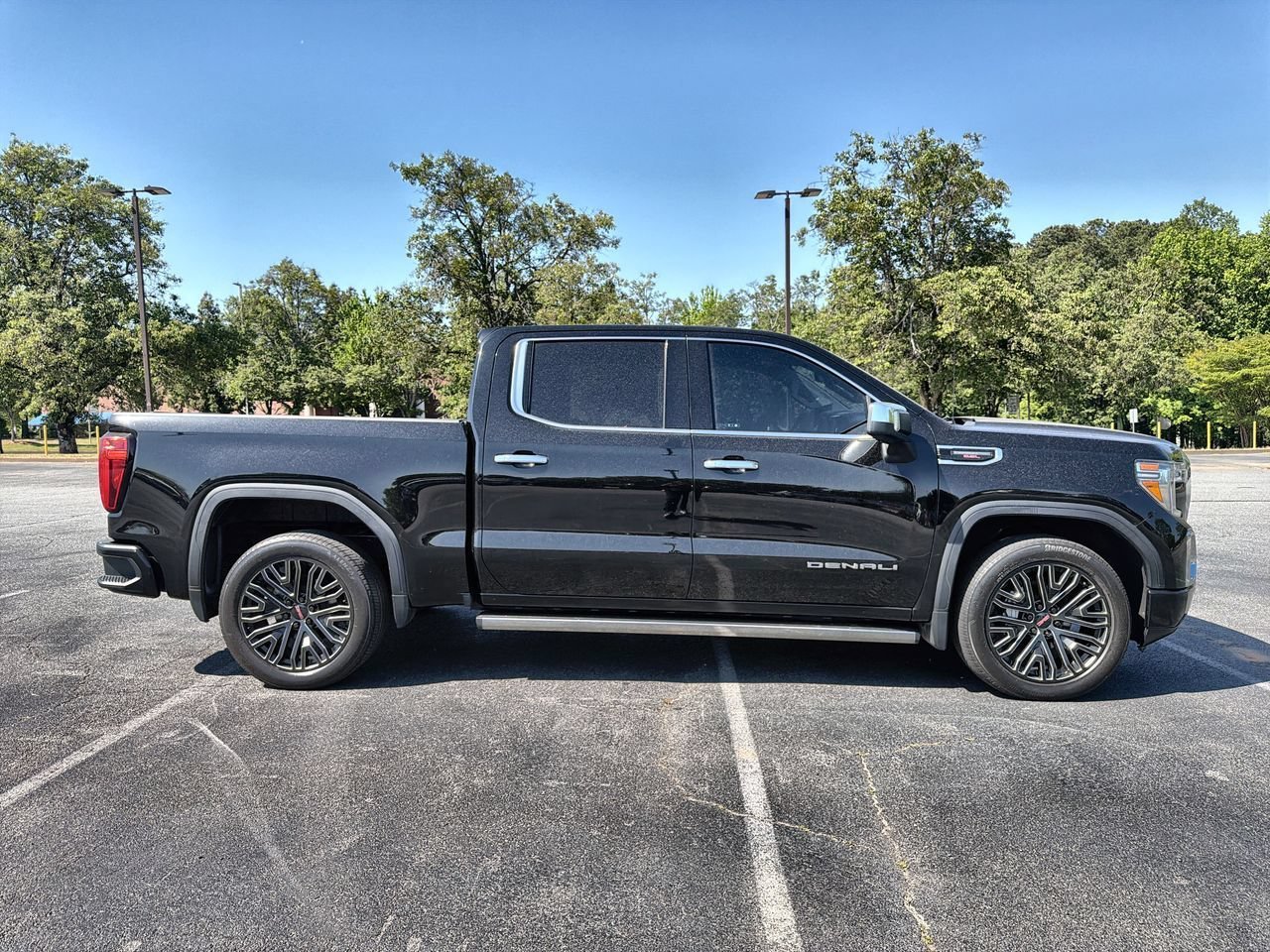 Used 2019 ONYX BLACK GMC Denali image 9