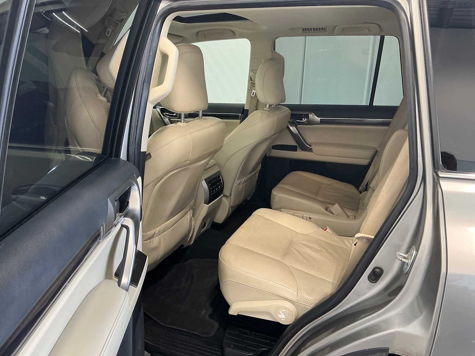 Used 2022 Atomic Silver Lexus Luxury image 26