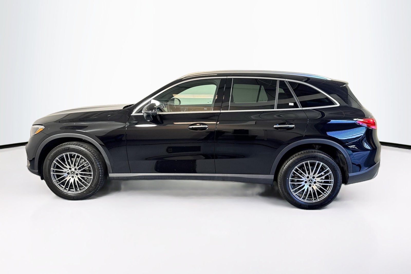 New 2026 Black Mercedes-Benz GLC 300 image 8