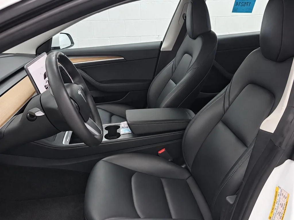 Used 2023 White Tesla Base image 9
