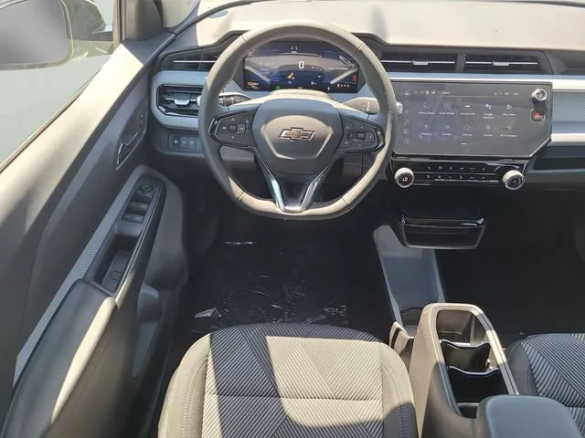 New 2027 Summit White Chevrolet LT image 13