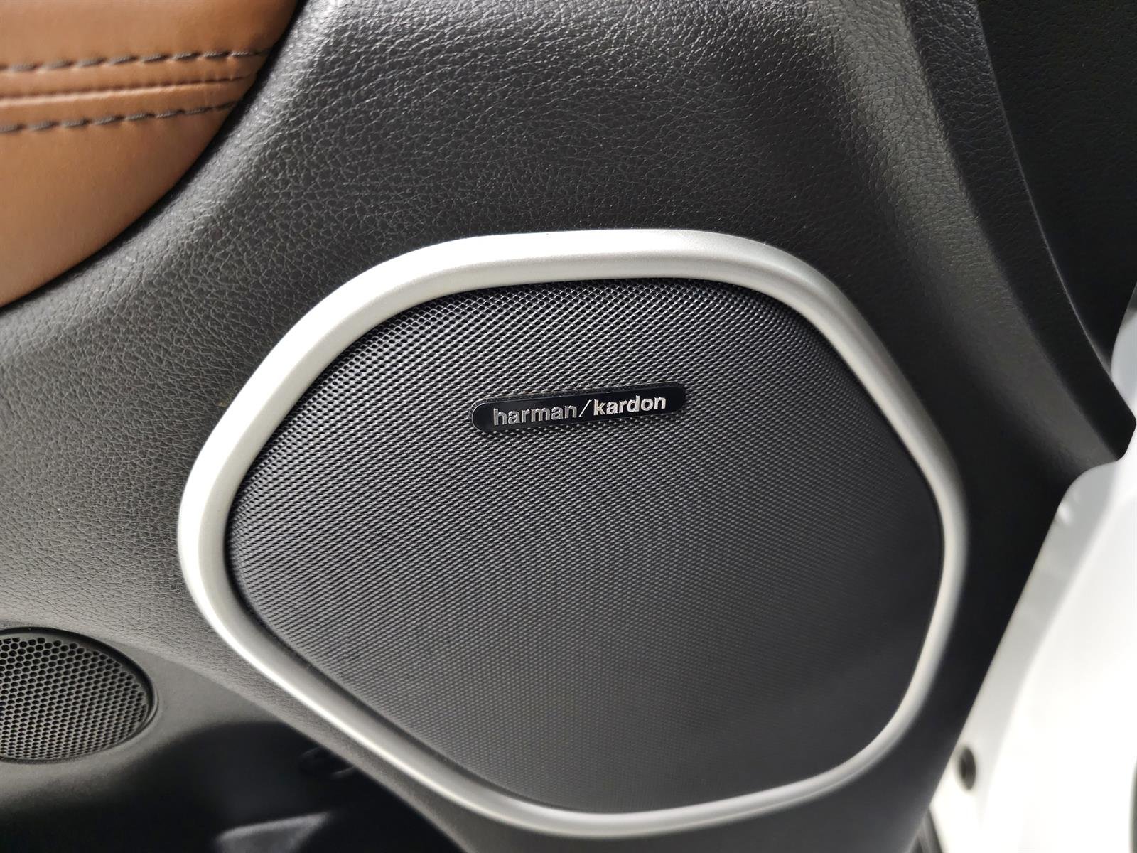 Used 2019 White Jeep Summit image 14