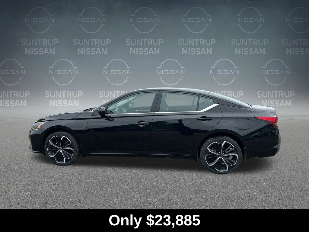Used 2024 Black Nissan 2.5 SR image 4