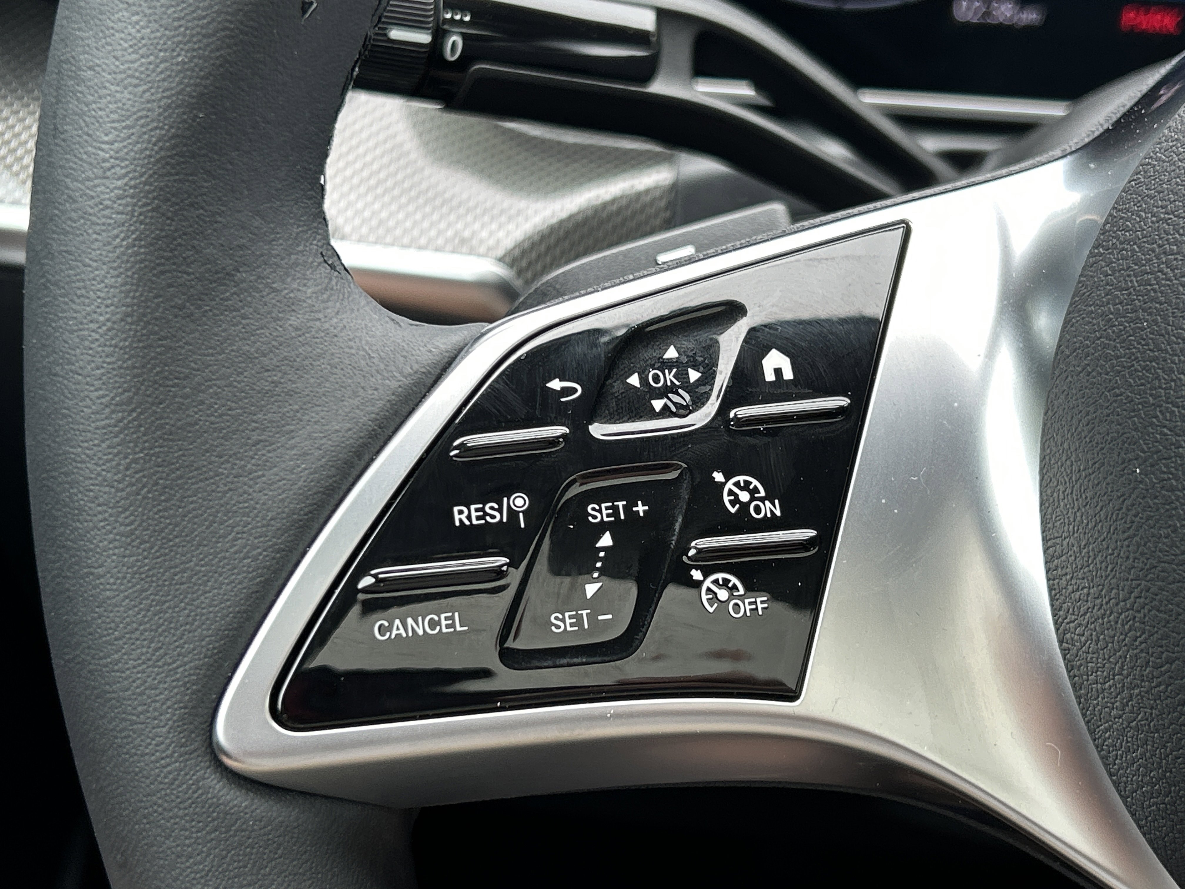 New 2026 Cirrus Silver Metallic Mercedes-Benz C 300 4MATIC® Sedan image 27