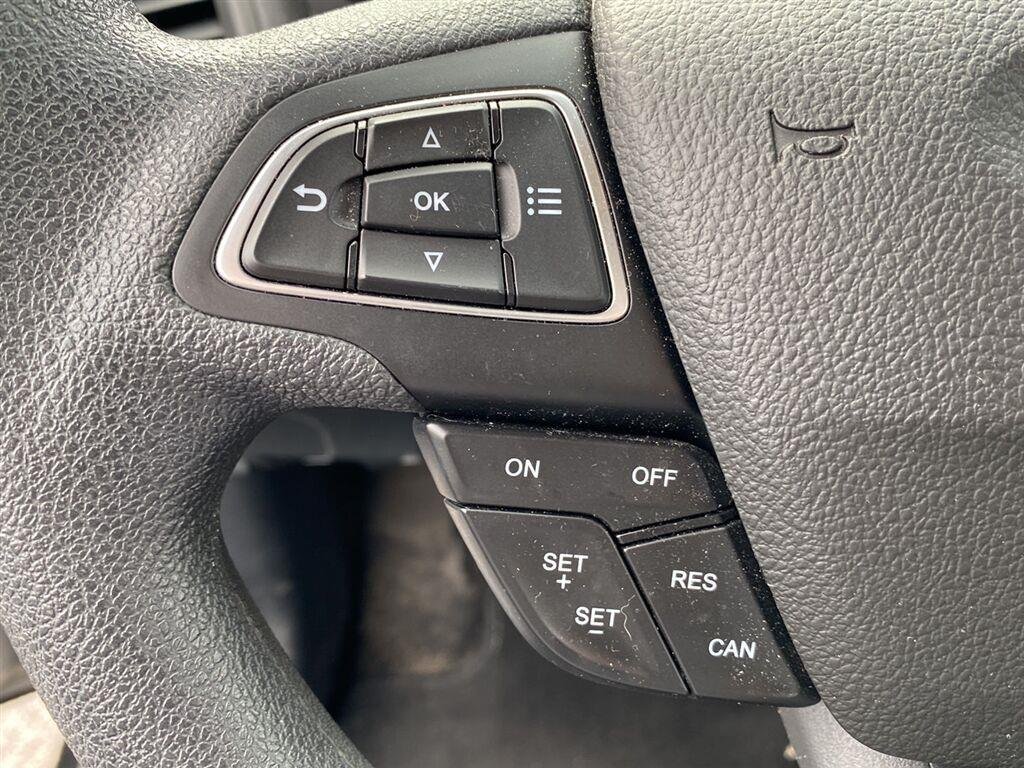 Used 2022 Moondust Silver Ford SE image 14