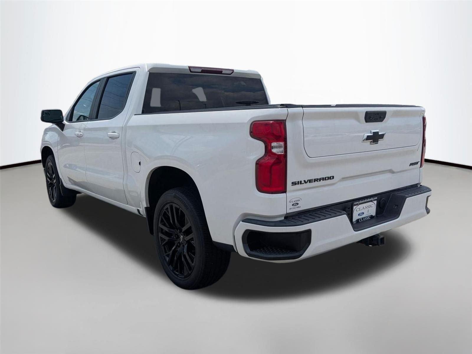 Used 2022 Summit White Chevrolet RST image 7