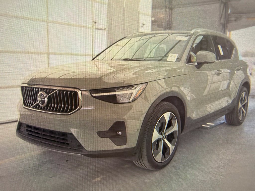2024 Volvo XC40