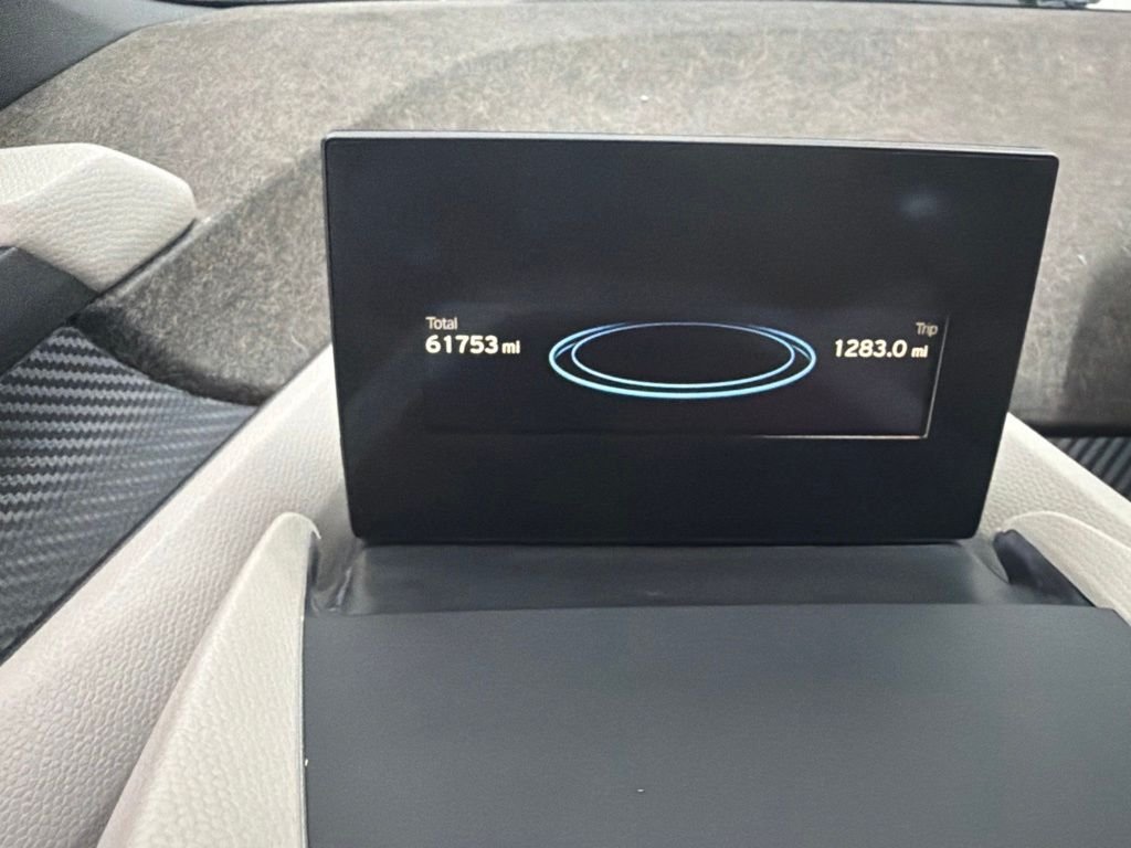 Used 2014 White BMW with Range Extender image 17