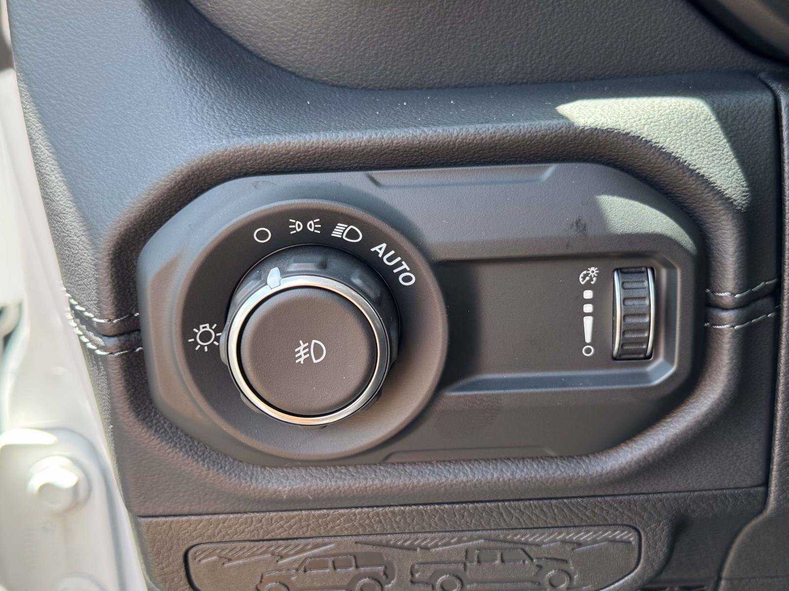 Used 2024 Bright White Clearcoat Jeep Sahara image 22