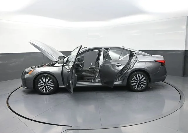 Used 2024 Gray Nissan 2.5 SV image 41
