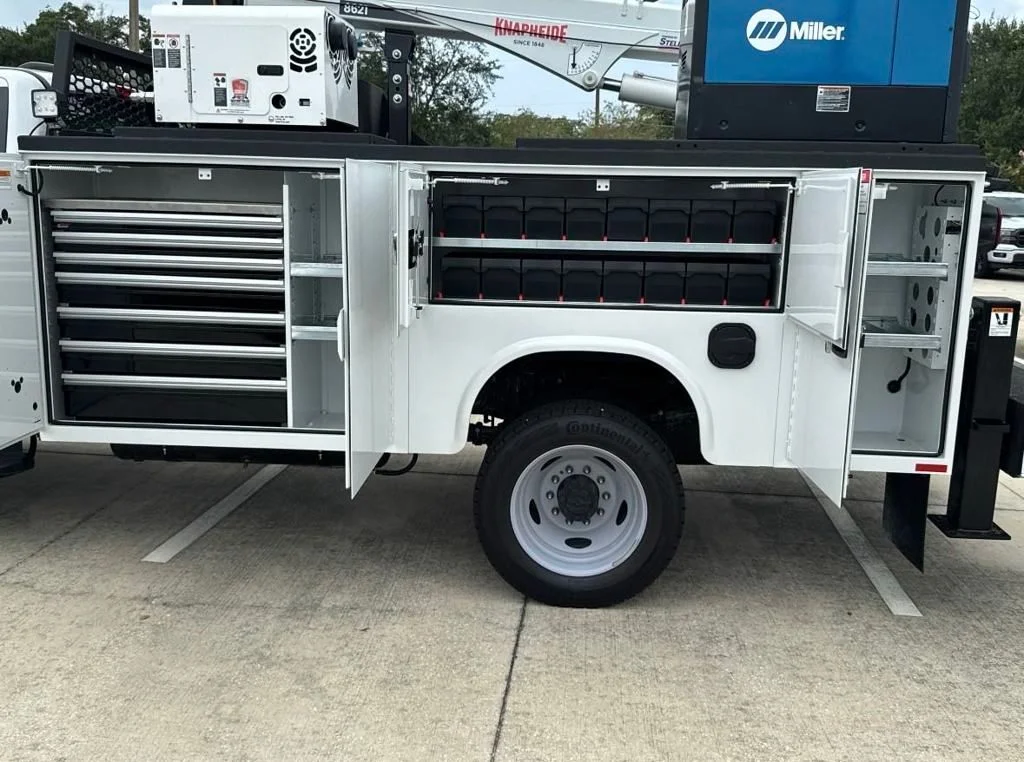 New 2025 White Ford XL image 27