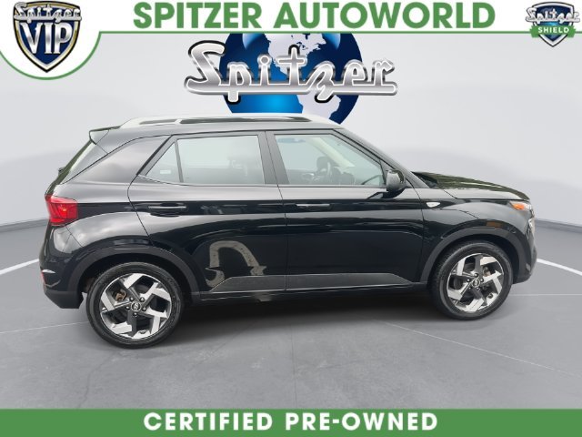 Used 2025 Black Hyundai SEL image 16