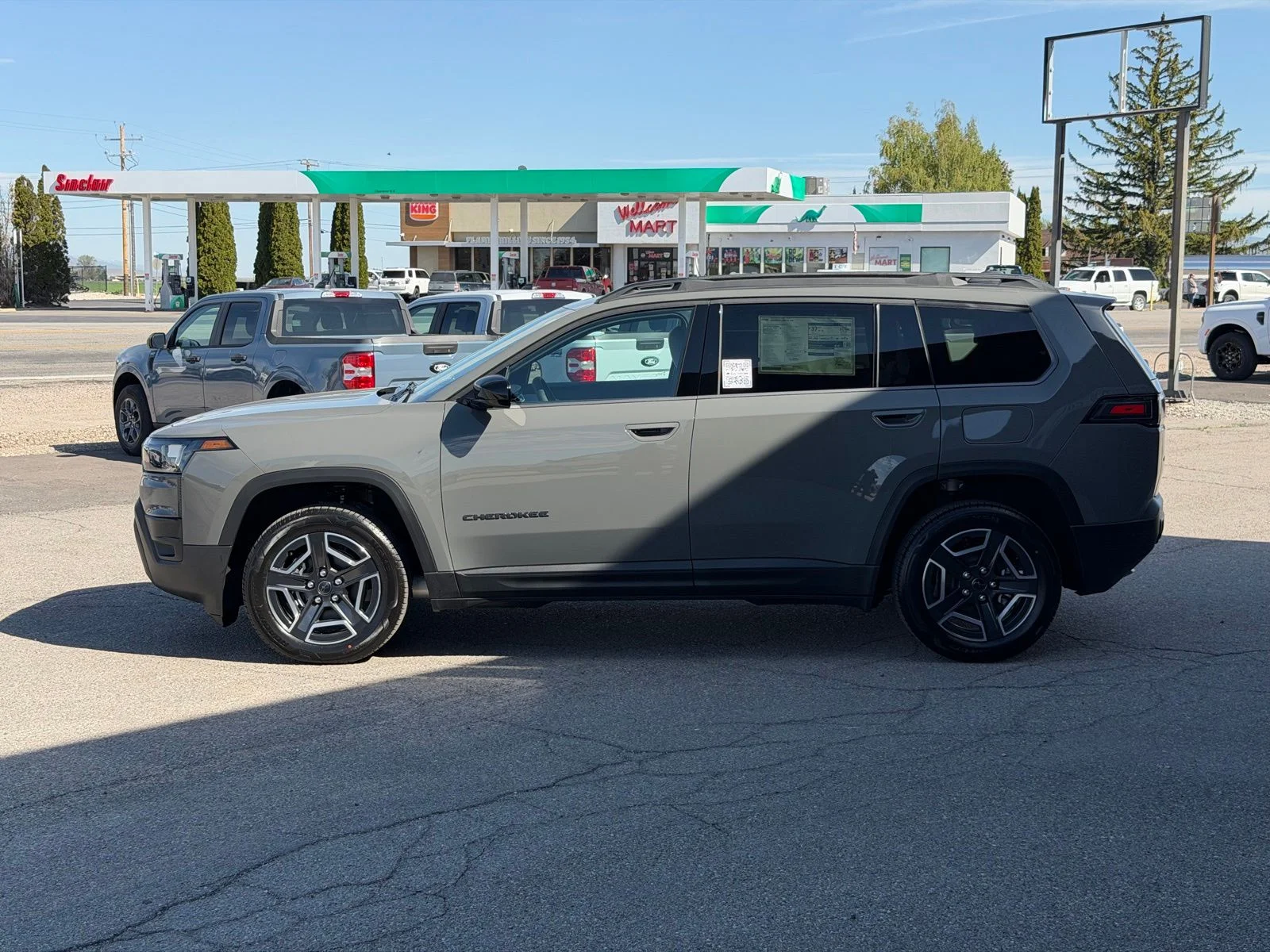 New 2026 Sting-Gray Clear-Coat Exterior Paint Jeep Laredo image 11