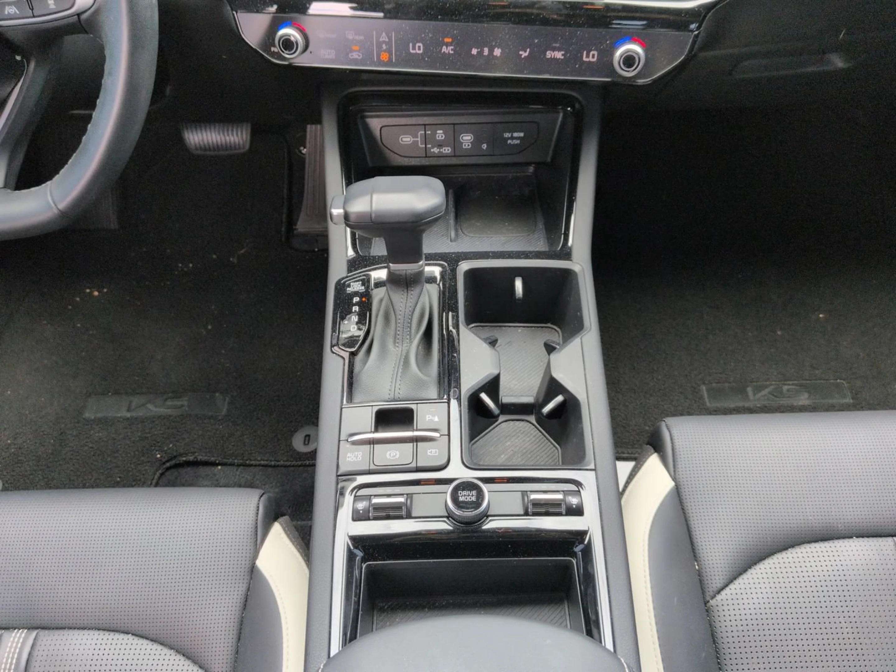 Used 2025 Snow White Pearl Kia GT-Line image 16