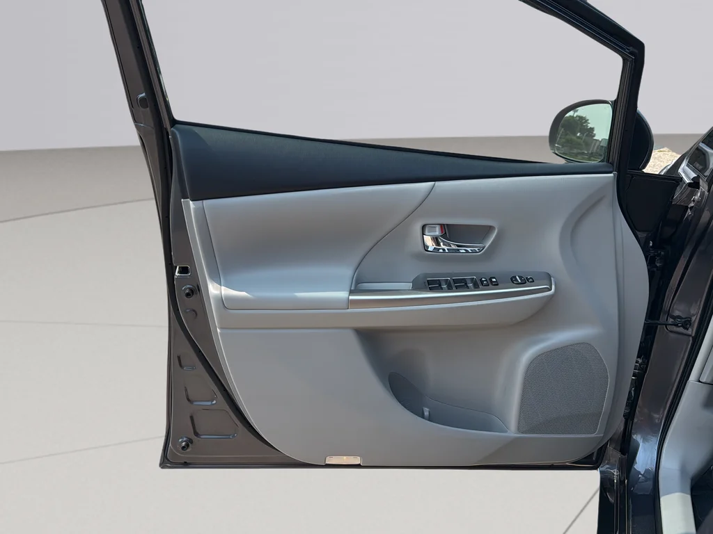 Used 2015 Magnetic Gray Metallic Toyota Four image 26