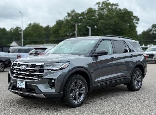 New 2026 Carbonized Gray Metallic Ford Active image 10