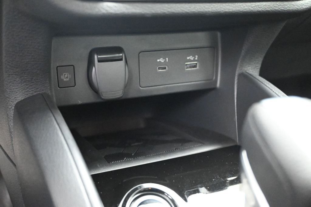 Used 2025 Black Nissan 1.6 SR image 22