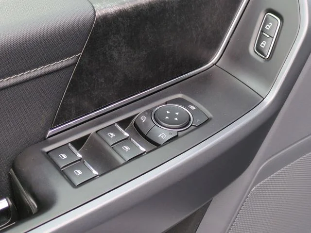 Used 2022 Silver Ford XLT image 13