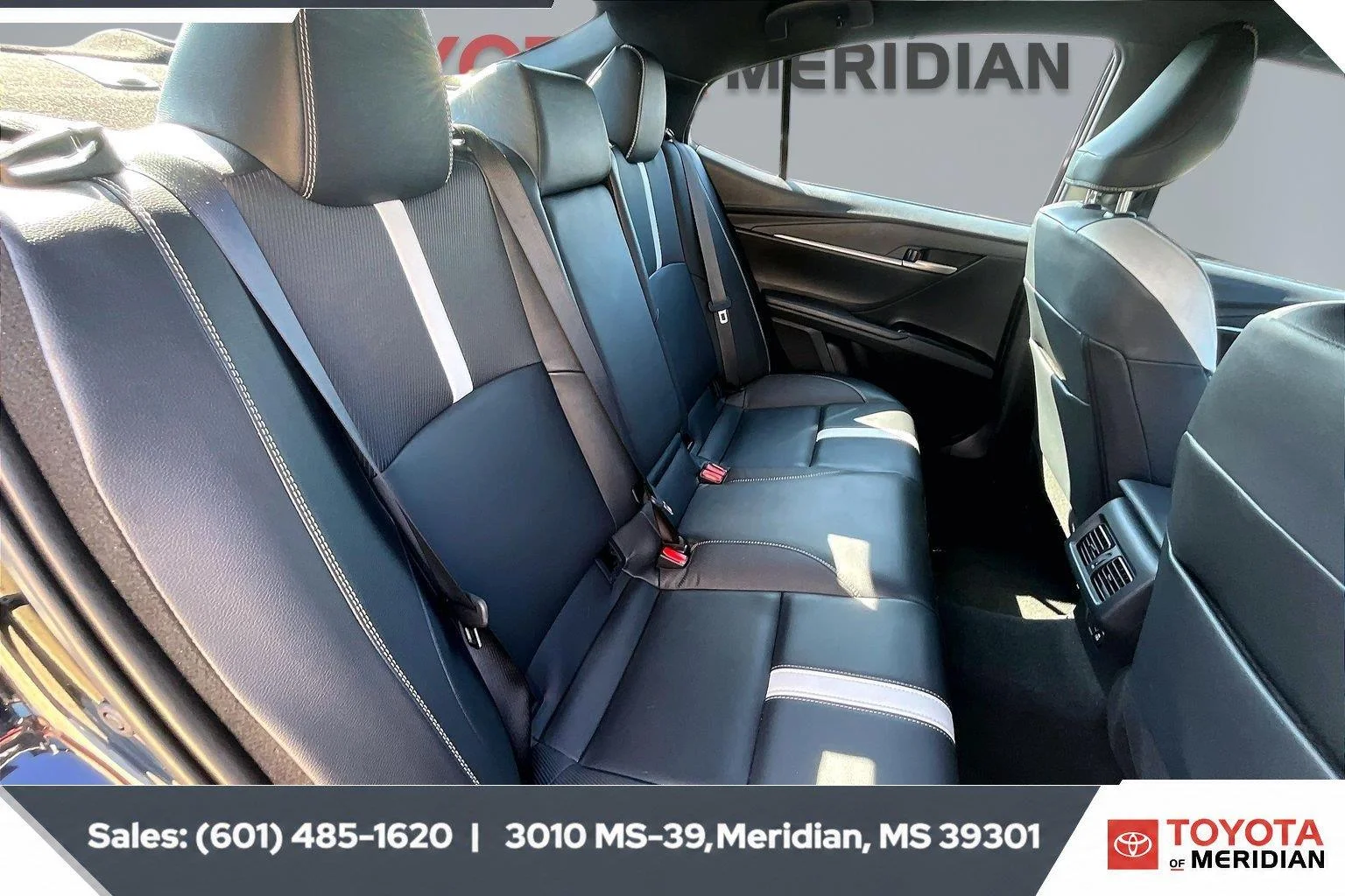 Used 2025 Midnight Black Metallic Toyota SE (Natl) image 20