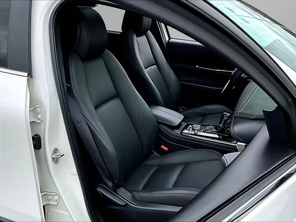 Used 2025 Snowflake White Pearl Mazda 2.5 S Preferred Package image 31