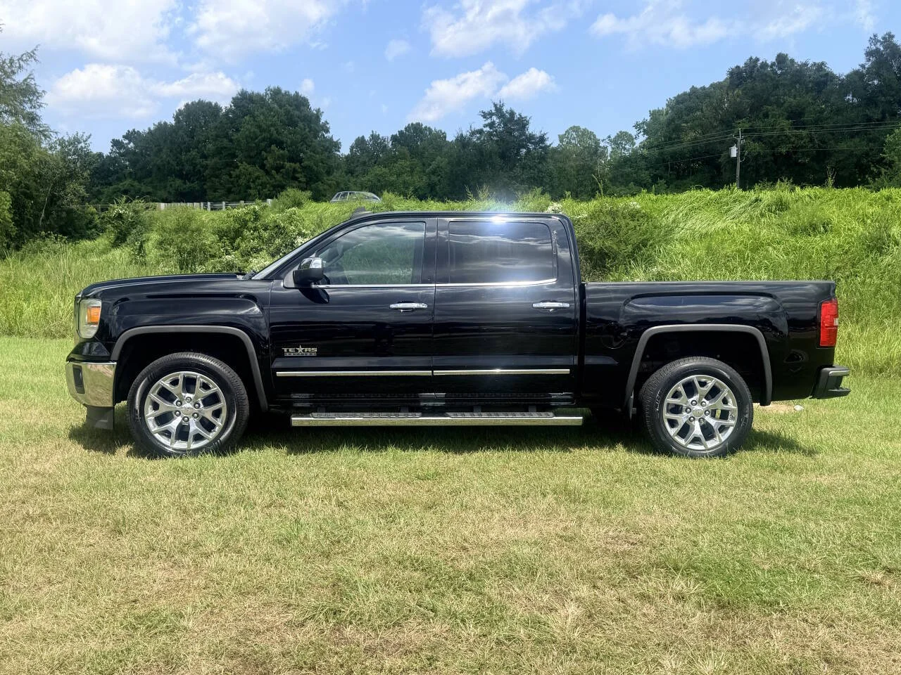 Used 2015 Black GMC SLT 4x2 4dr Crew Cab 5.8 ft. SB image 2