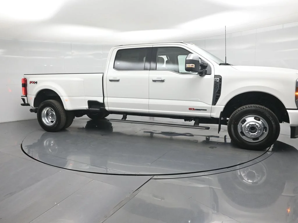 New 2026 White Ford Platinum image 30