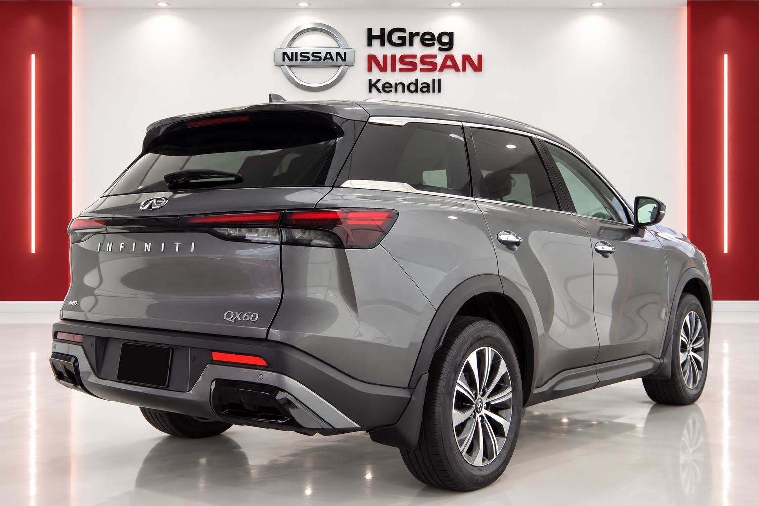 Used 2024 Gray INFINITI PURE image 4