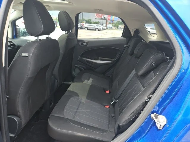 Used 2020 Blue Ford SE image 16