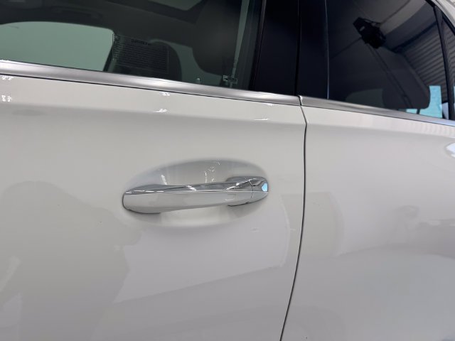 Used 2024 Polar White Mercedes-Benz GLE 350 image 43