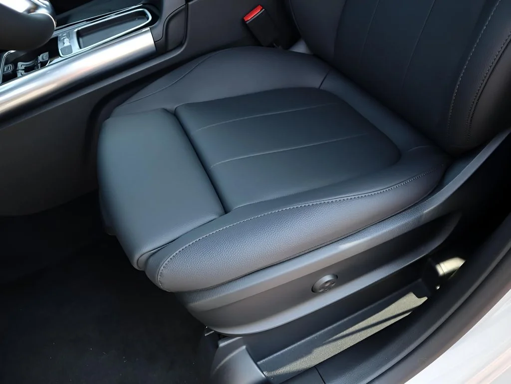 Used 2026 Cirrus Silver Metallic Mercedes-Benz GLA 250 image 27
