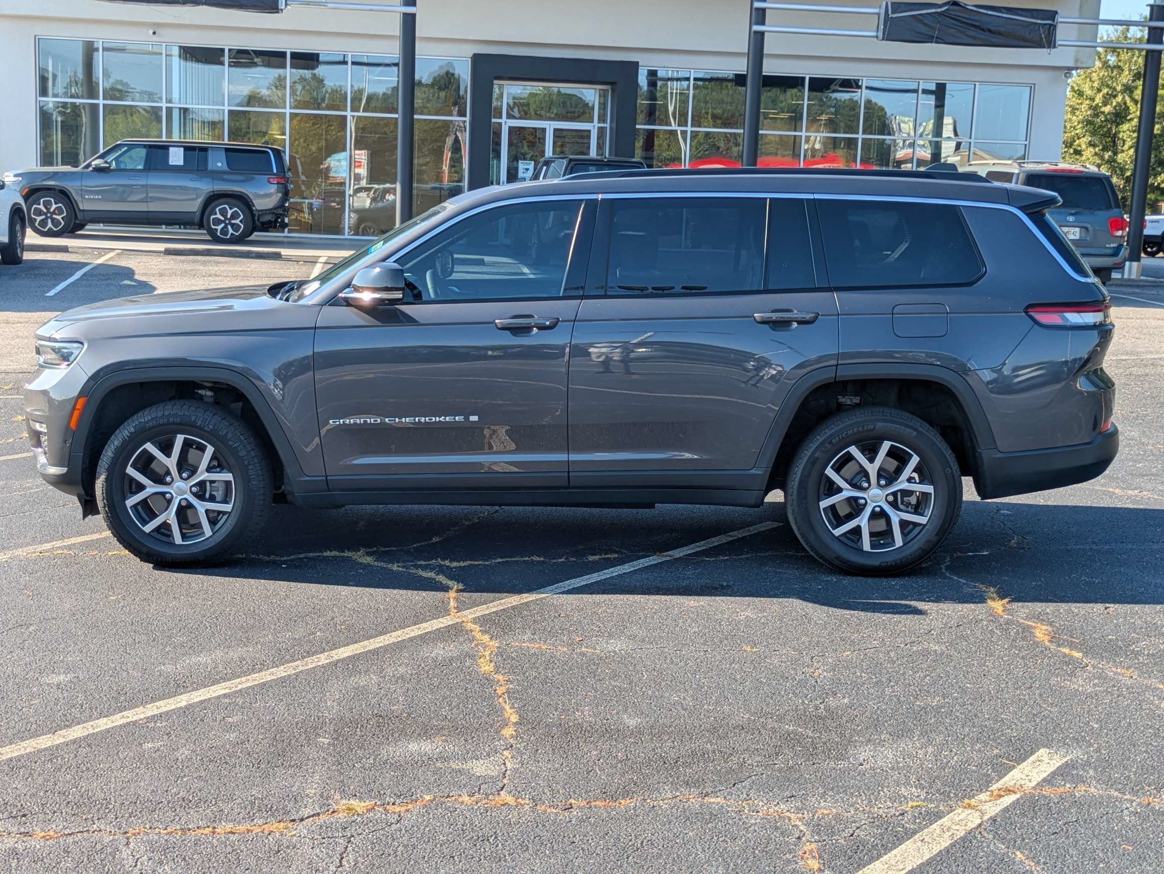 Used 2024 Gray Jeep Limited image 6