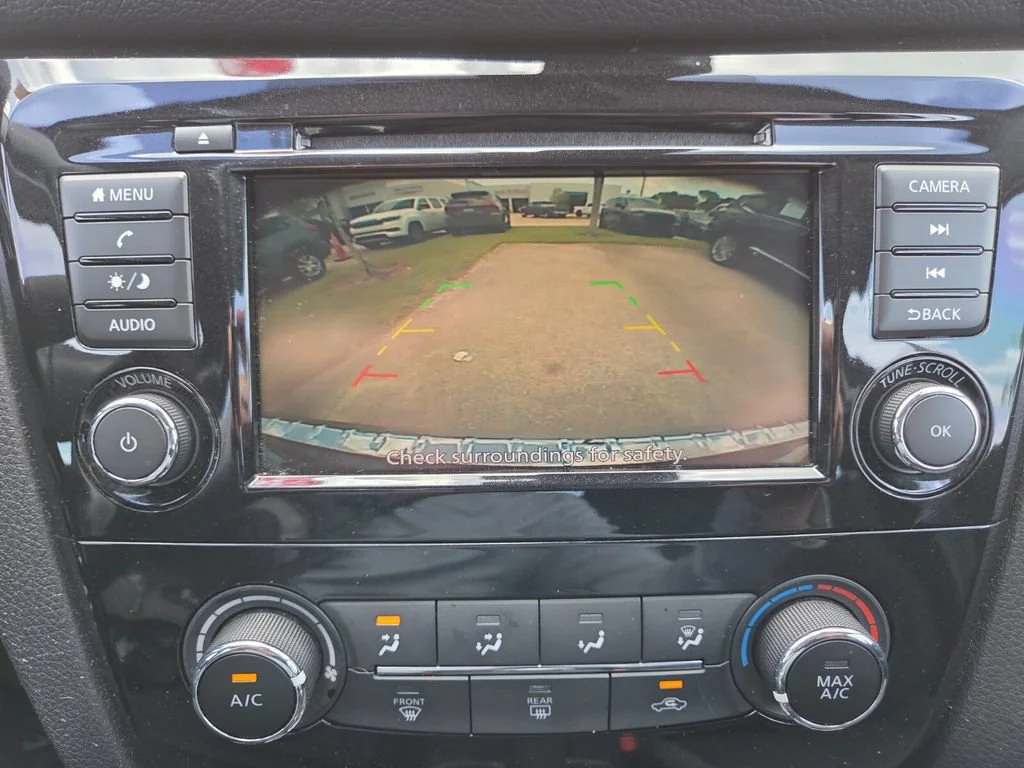 Used 2020 Magnetic Black Pearl Nissan S image 36