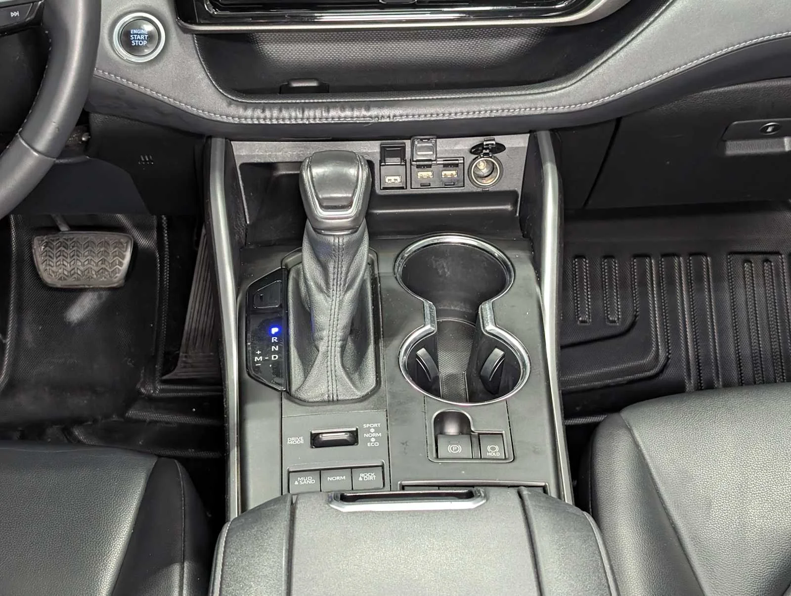Used 2021 Magnetic Gray Metallic Toyota XLE image 20