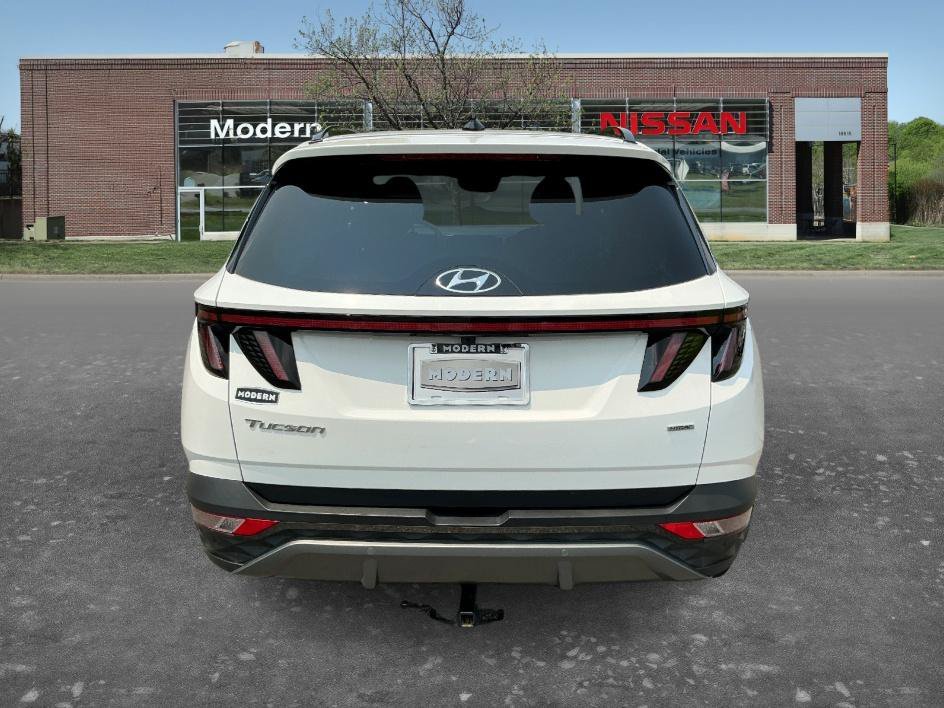 Used 2024 White Pearl Hyundai Limited image 3