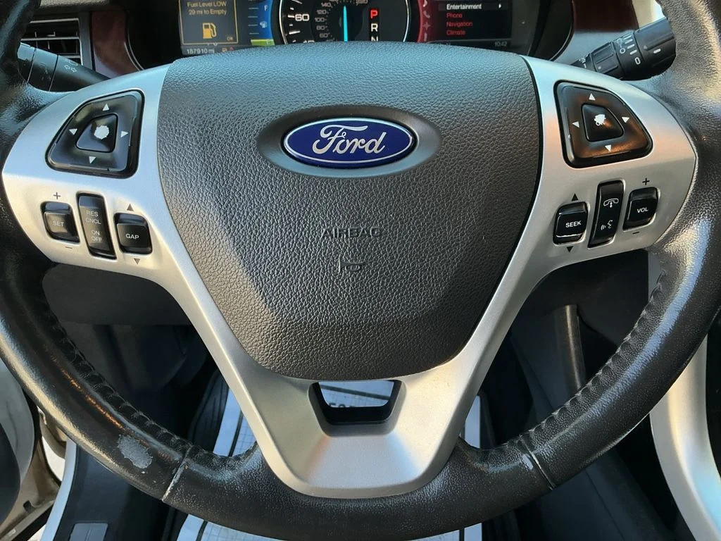 Used 2011 White Ford Limited image 20