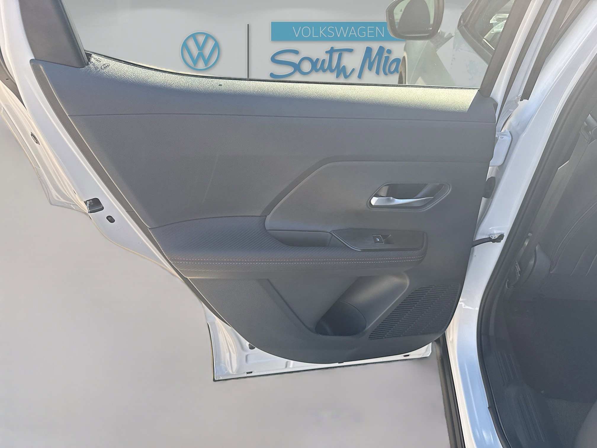 Used 2025 Aspen White Tricoat Nissan SR image 24